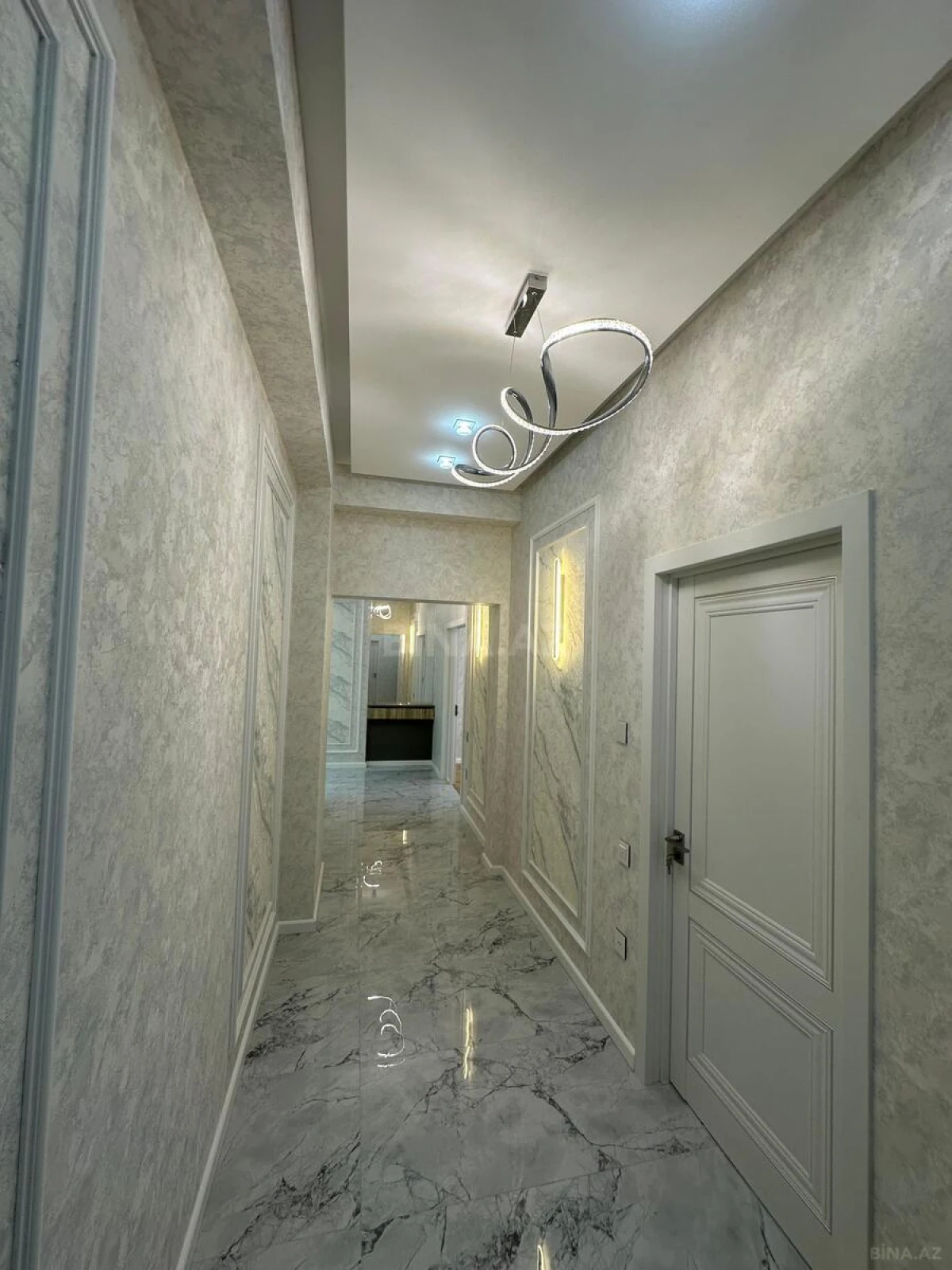 Satılır 3 otaqlı mənzil 120 m²