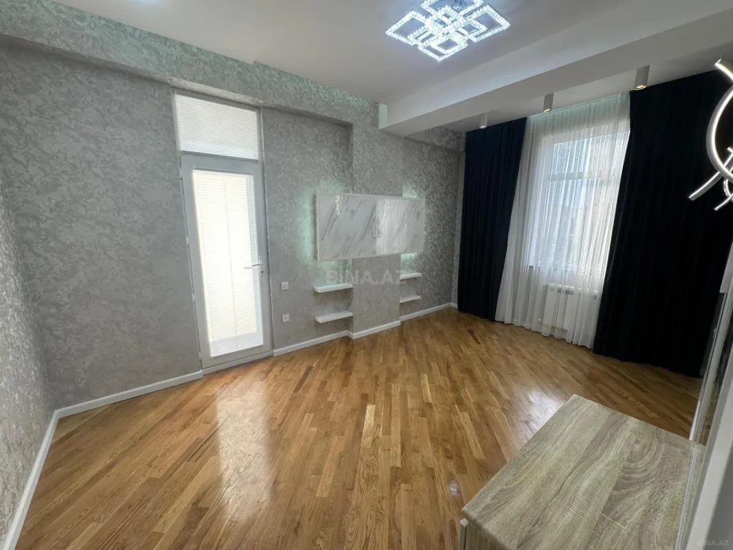 Satılır 3 otaqlı mənzil 120 m²