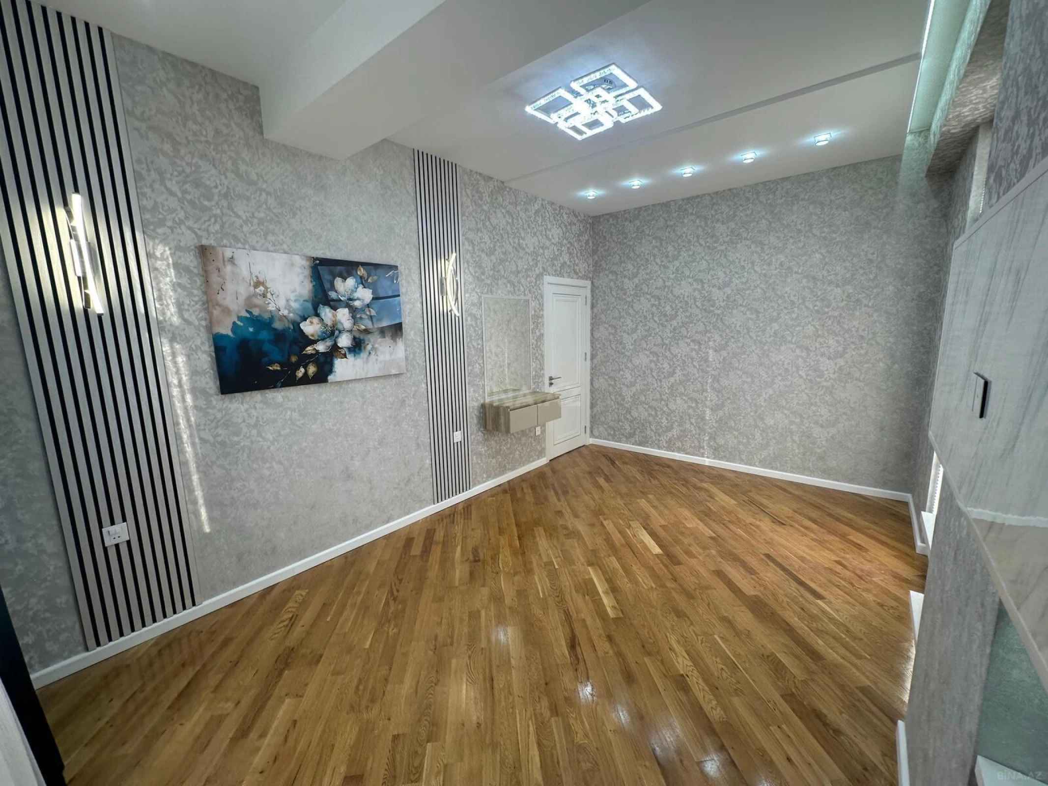 Satılır 3 otaqlı mənzil 120 m²