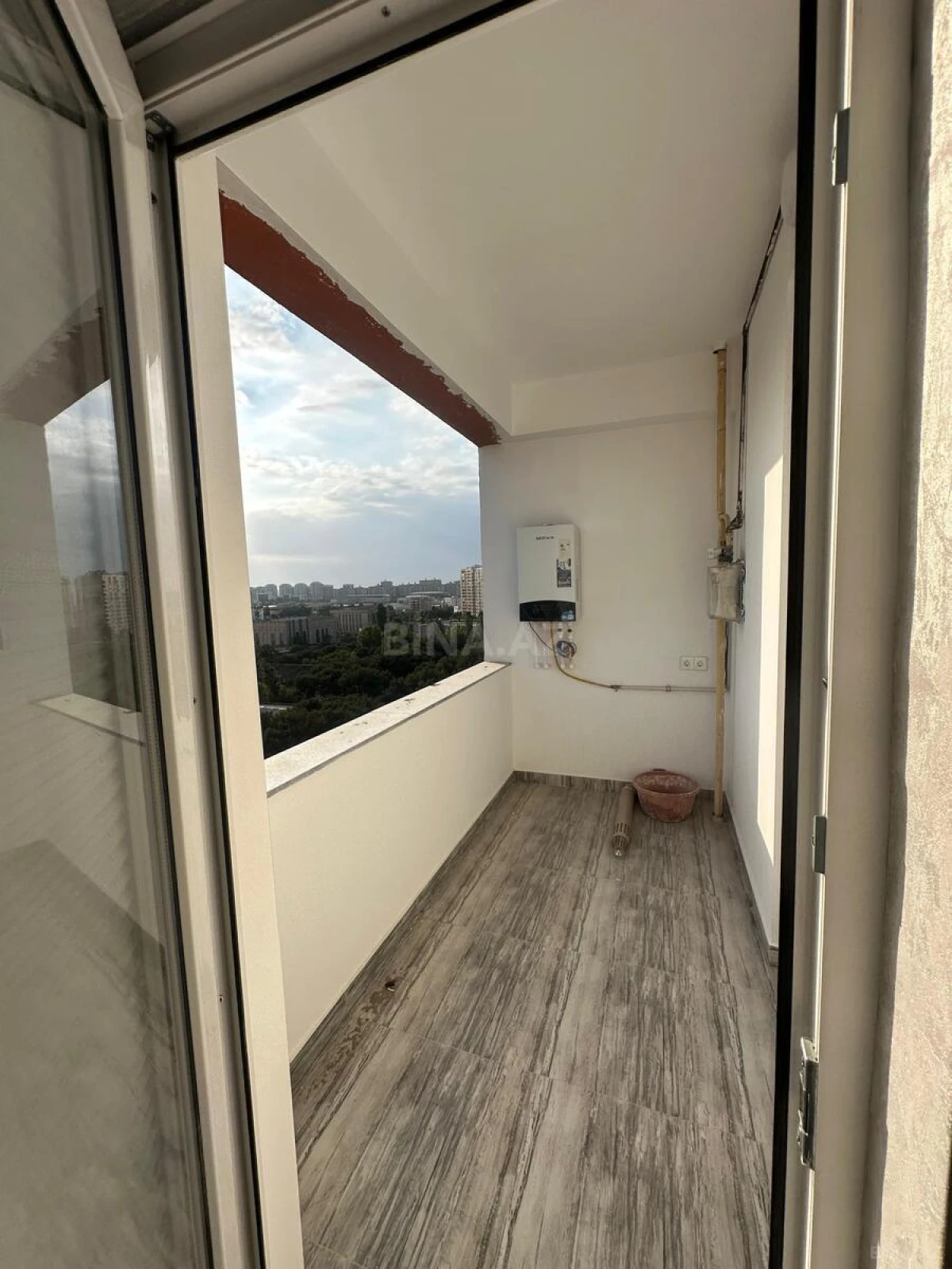 Satılır 3 otaqlı mənzil 120 m²