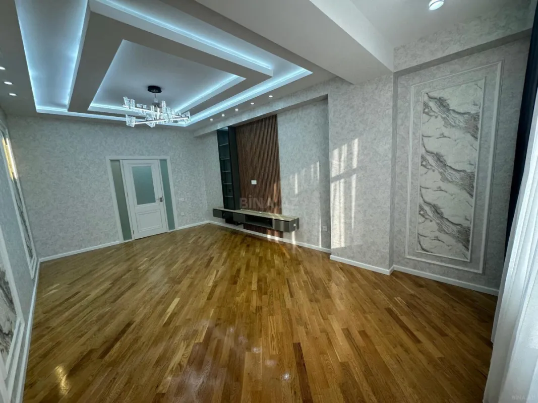 Satılır 3 otaqlı mənzil 120 m²
