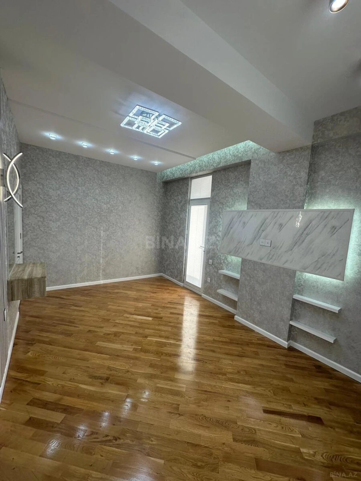 Satılır 3 otaqlı mənzil 120 m²