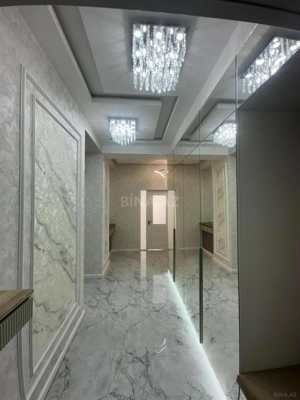 Satılır 3 otaqlı mənzil 120 m²