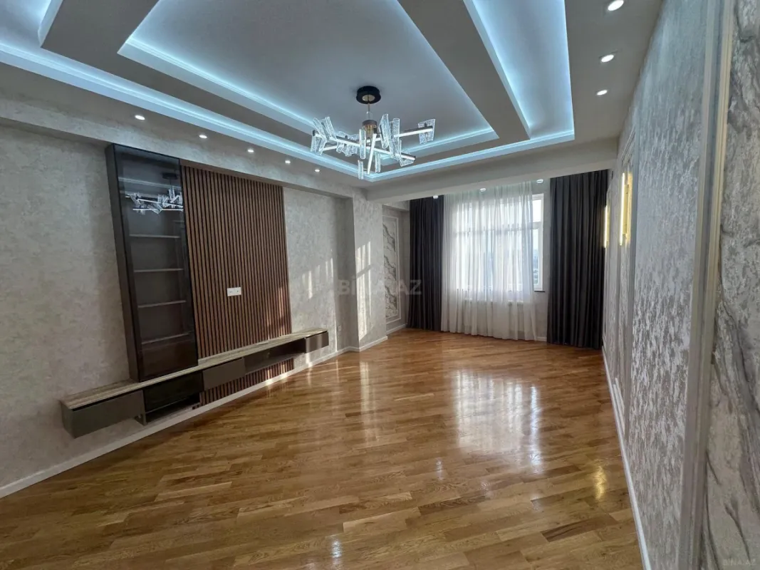 Satılır 3 otaqlı mənzil 120 m²