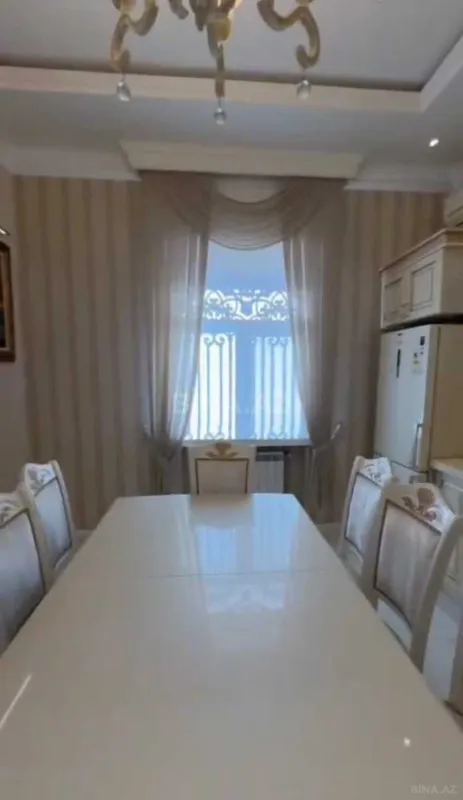 Satılır 7 otaqlı həyət evi 445 m²