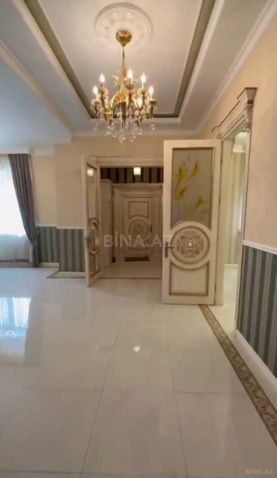 Satılır 7 otaqlı həyət evi 445 m²