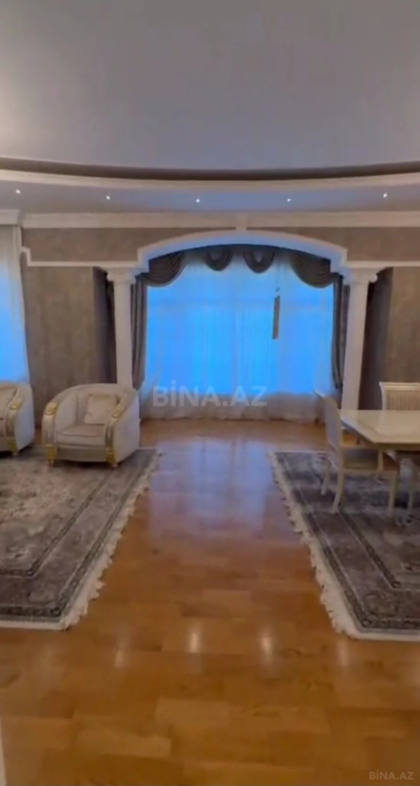 Satılır 7 otaqlı həyət evi 445 m²