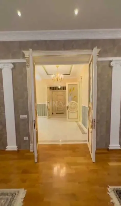 Satılır 7 otaqlı həyət evi 445 m²