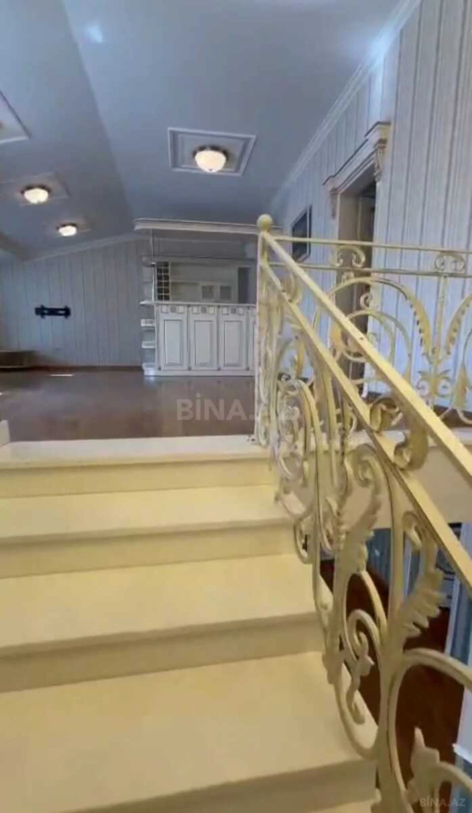 Satılır 7 otaqlı həyət evi 445 m²