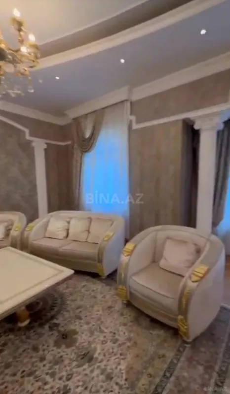 Satılır 7 otaqlı həyət evi 445 m²