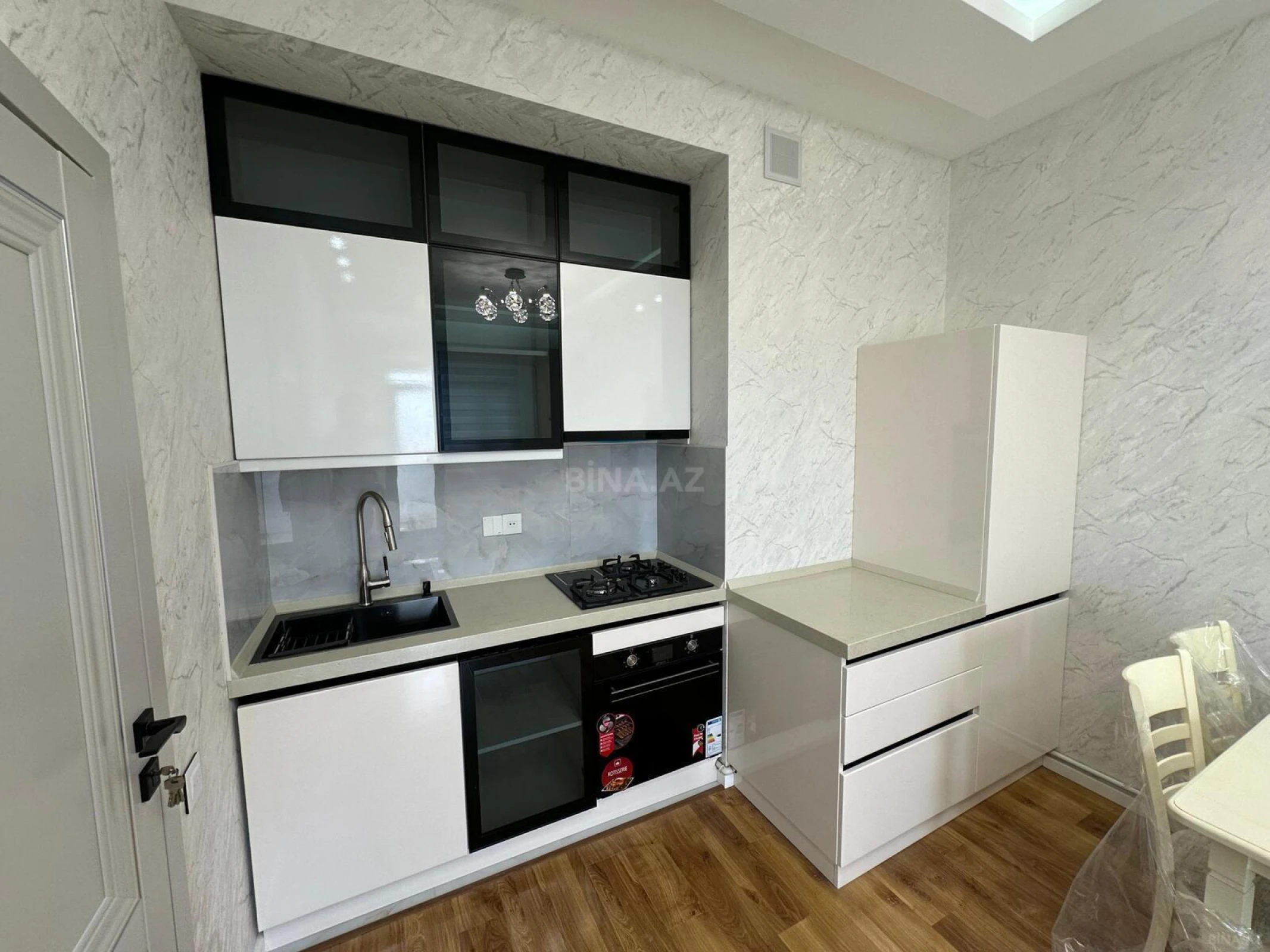 Satılır 3 otaqlı mənzil 62 m²