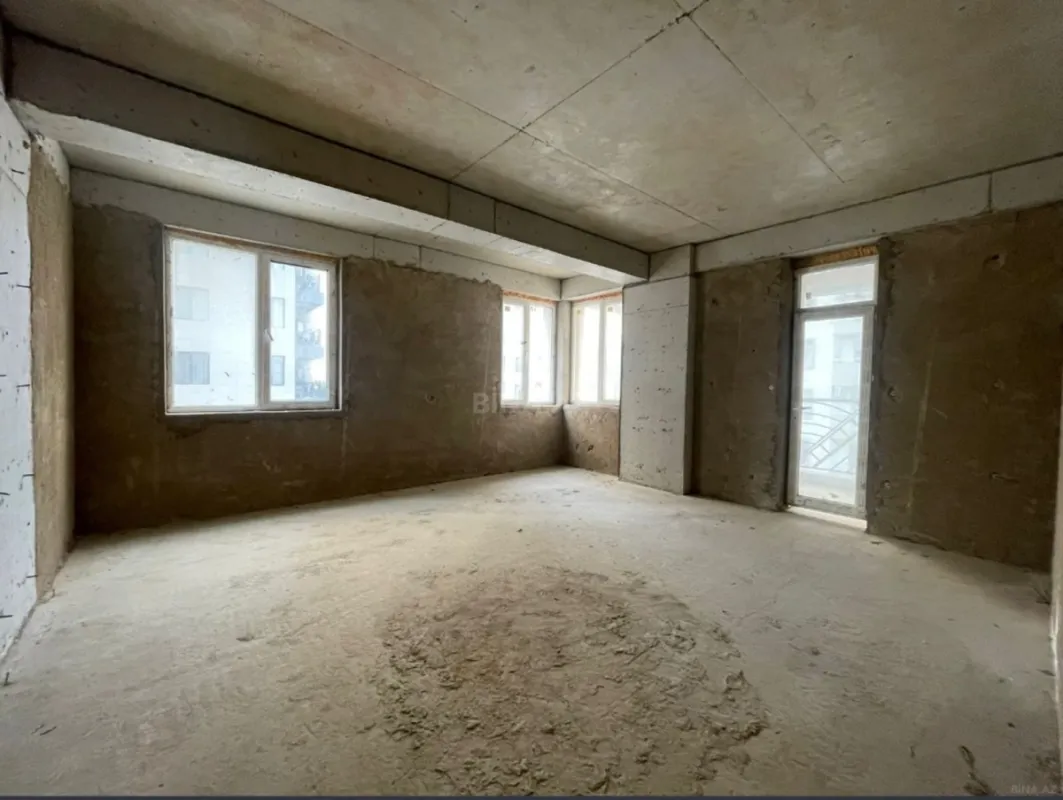 Satılır 3 otaqlı mənzil 150 m²