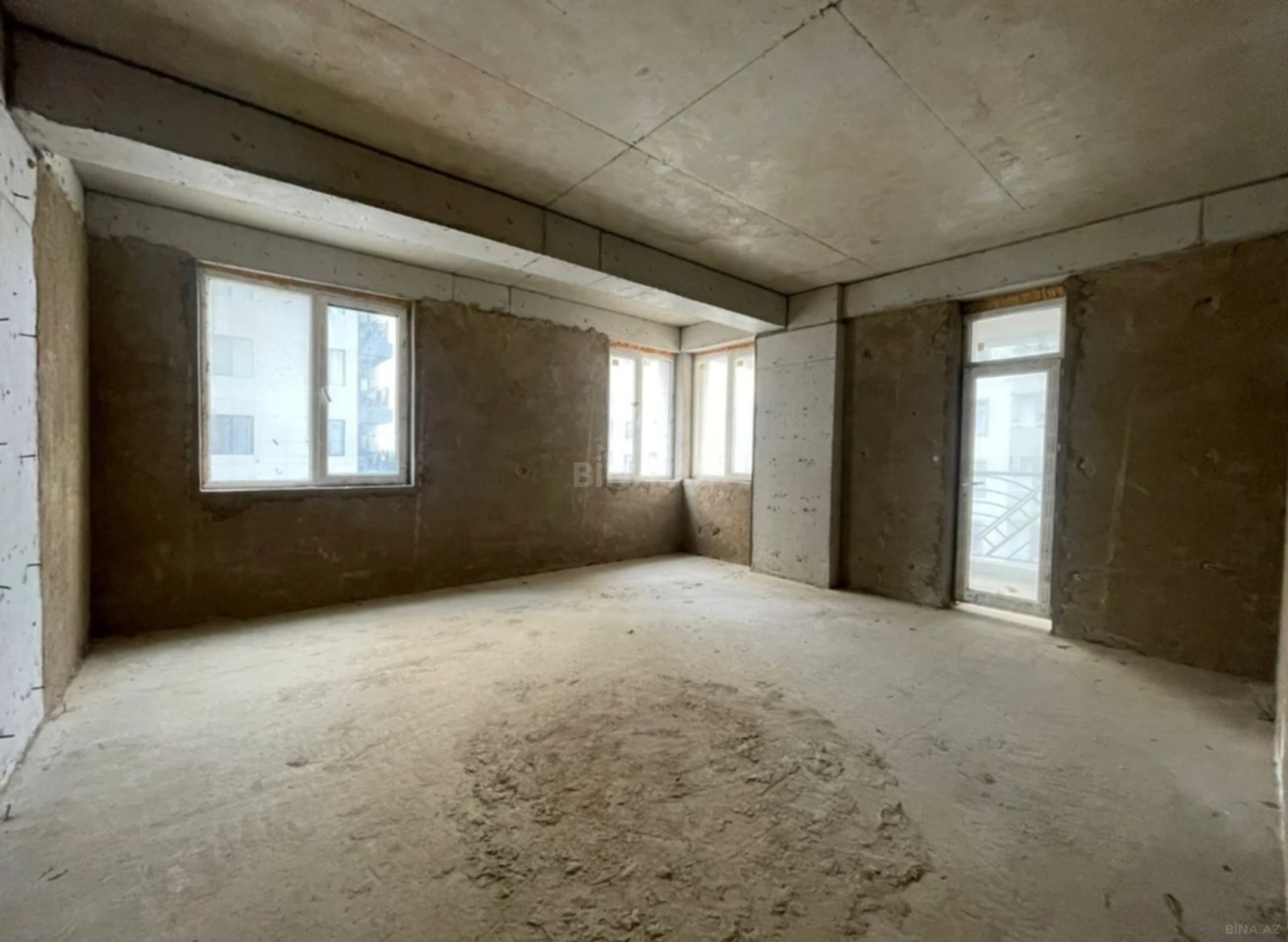 Satılır 3 otaqlı mənzil 150 m²