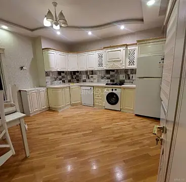 Kirayə verilir 3 otaqlı mənzil 95 m²