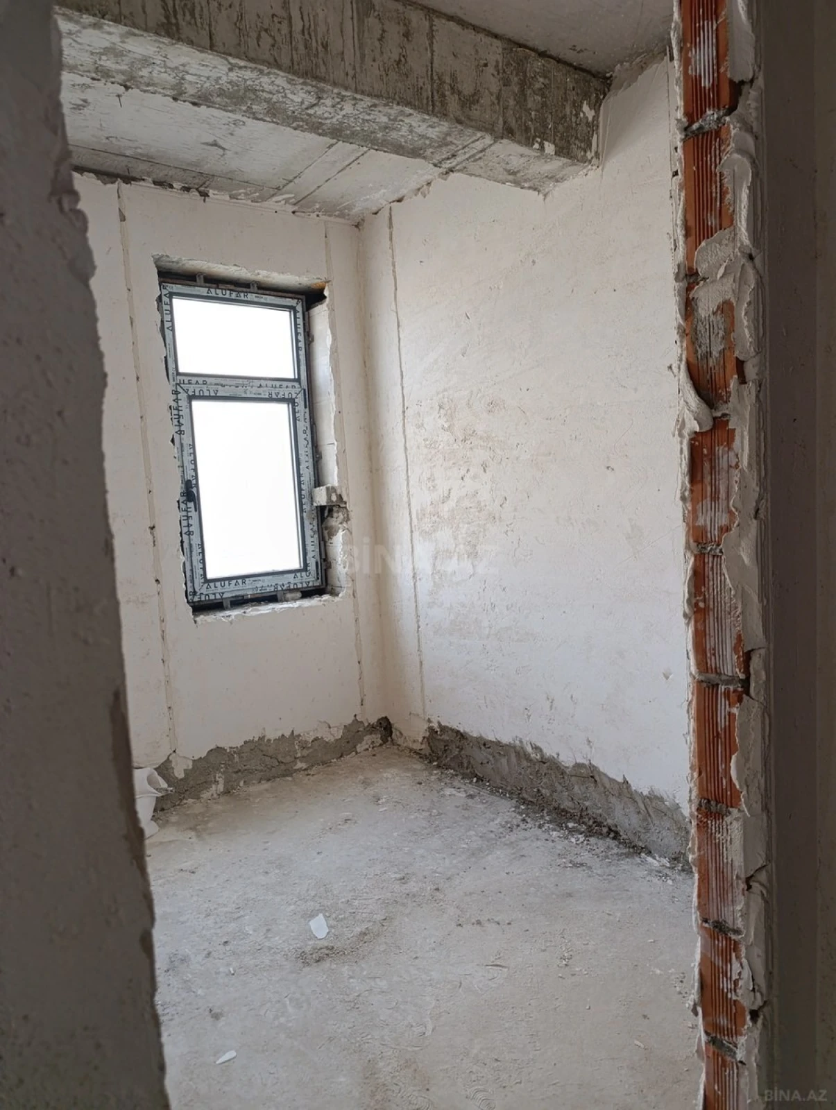 Satılır 4 otaqlı mənzil 125 m²