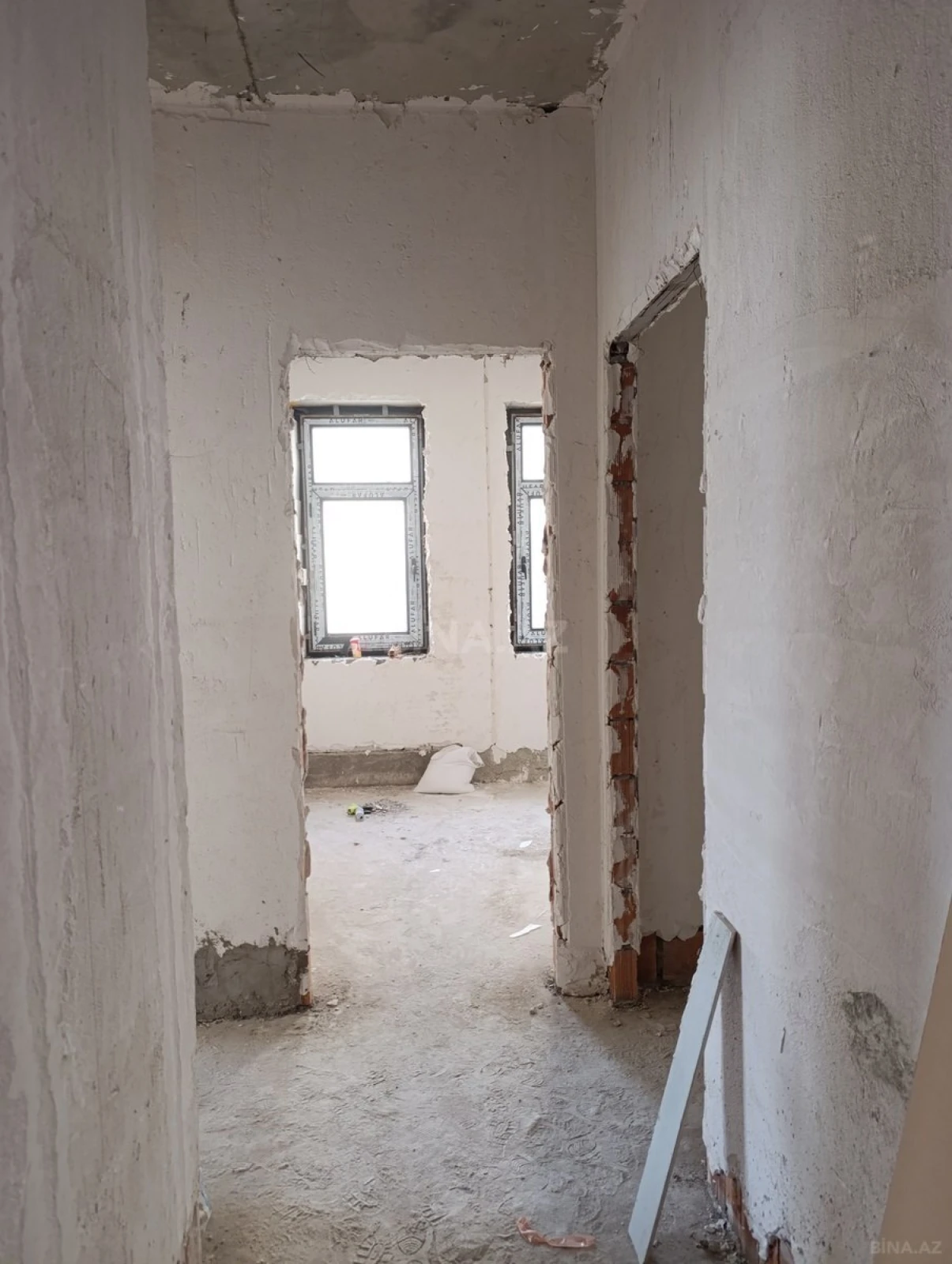 Satılır 4 otaqlı mənzil 125 m²