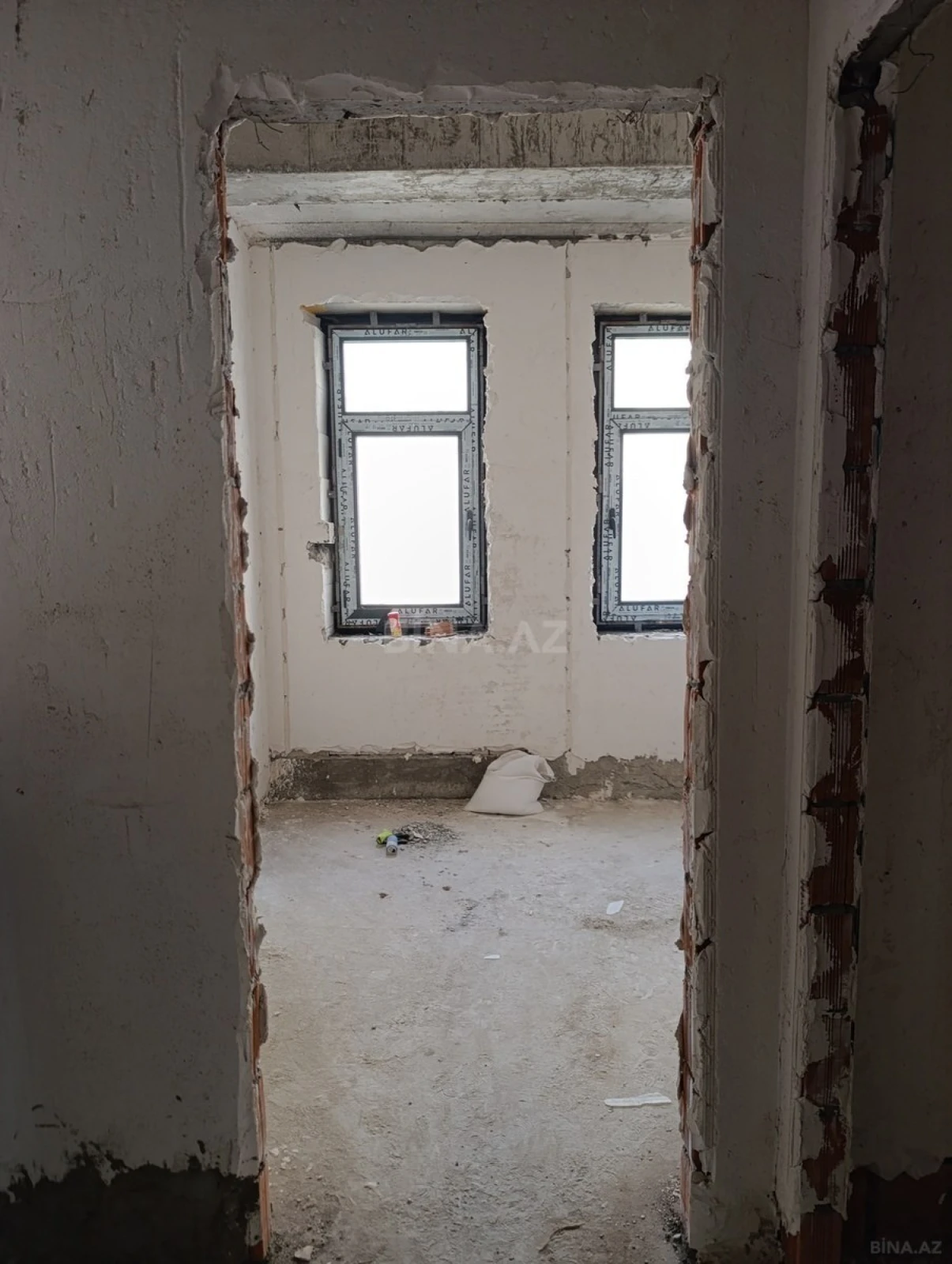 Satılır 4 otaqlı mənzil 125 m²