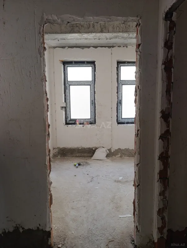 Satılır 4 otaqlı mənzil 125 m²