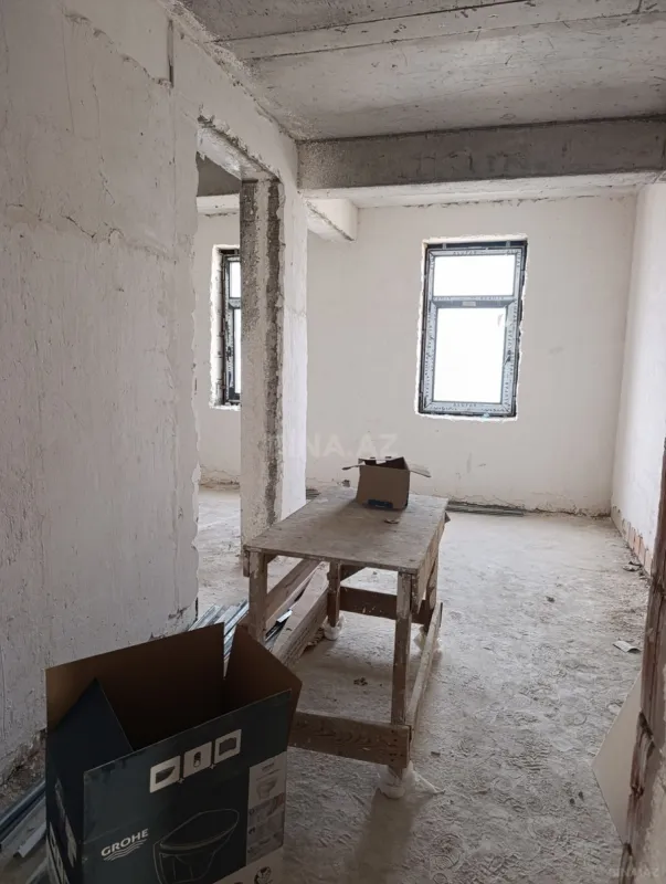 Satılır 4 otaqlı mənzil 125 m²