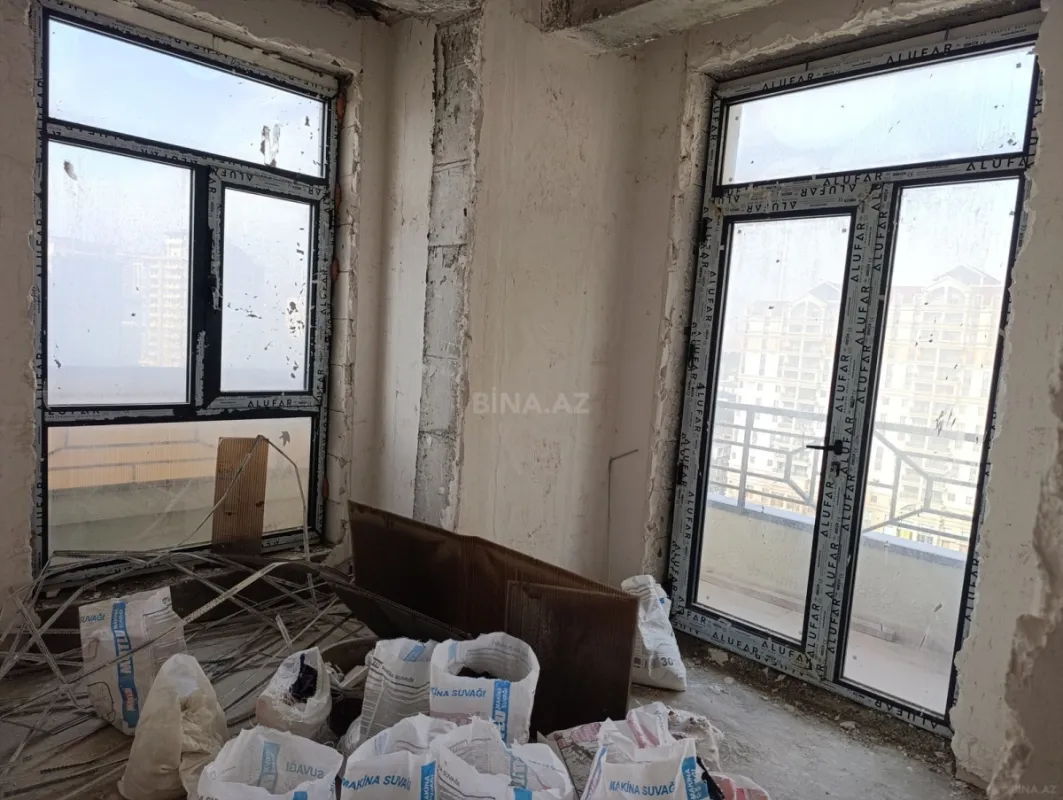 Satılır 4 otaqlı mənzil 125 m²