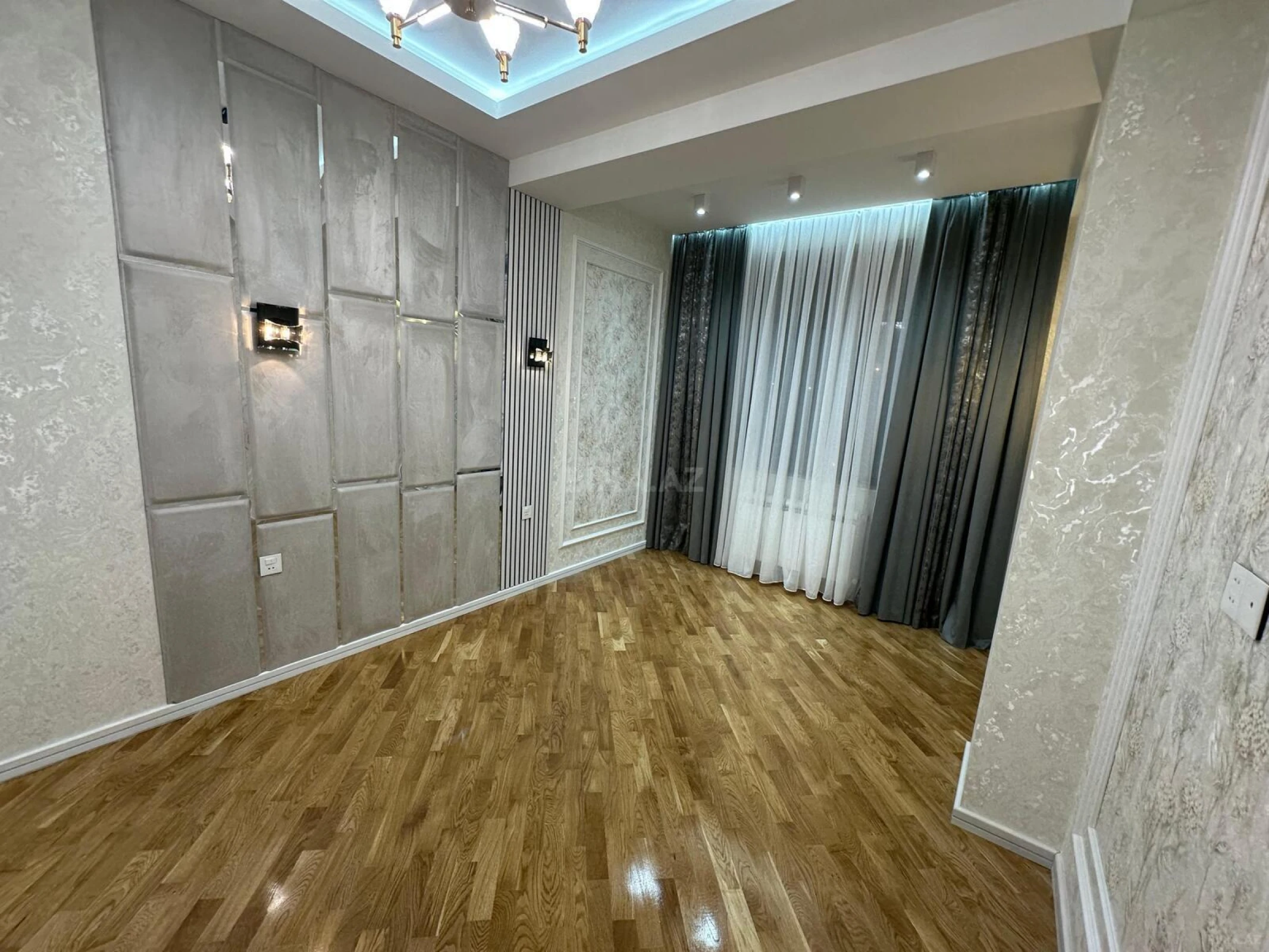 Satılır 3 otaqlı mənzil 120 m²