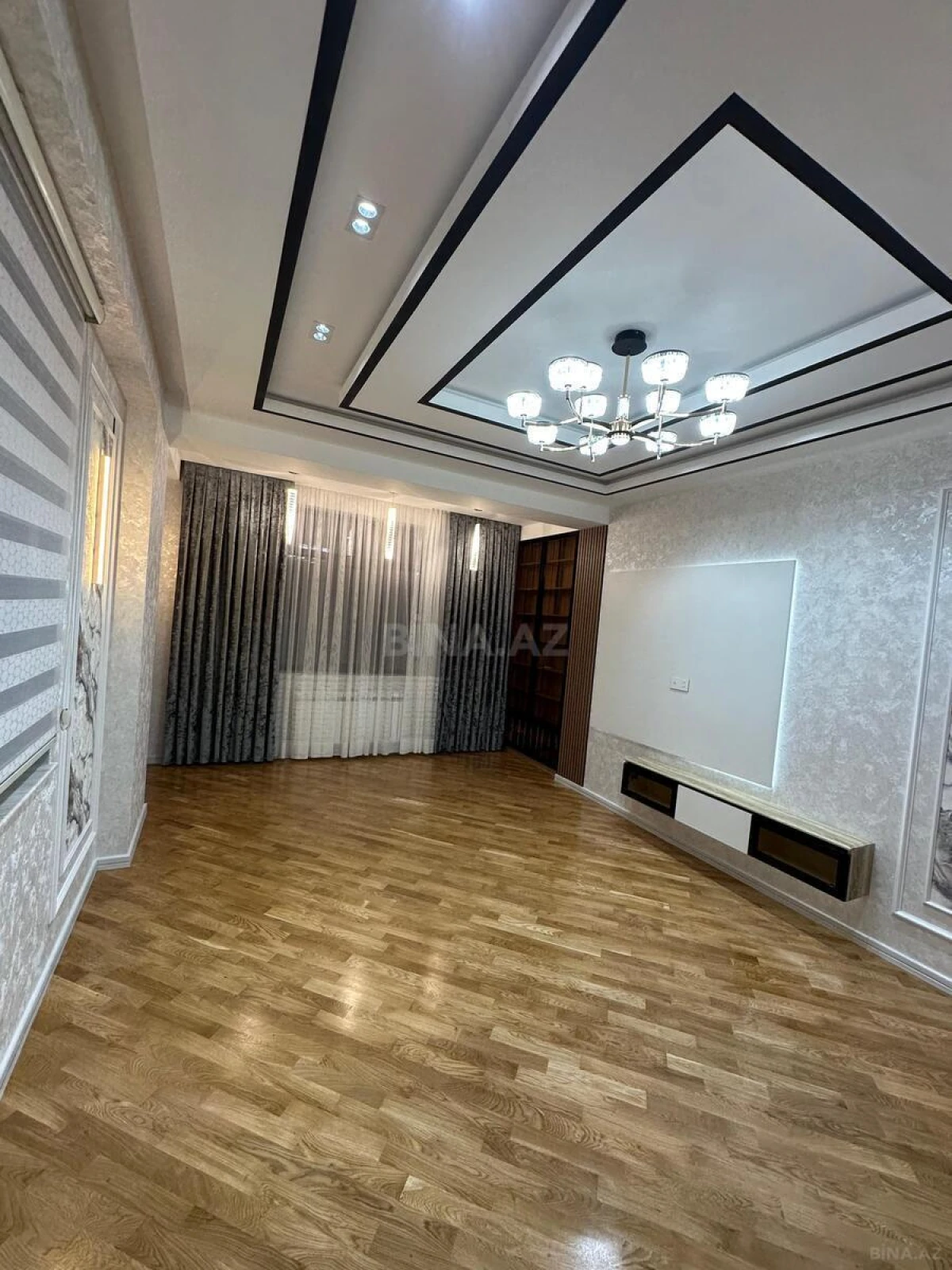 Satılır 3 otaqlı mənzil 120 m²