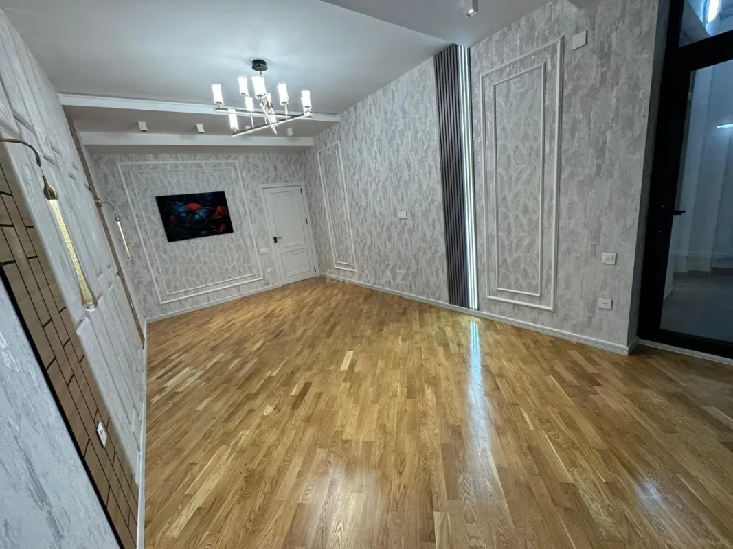 Satılır 3 otaqlı mənzil 120 m²