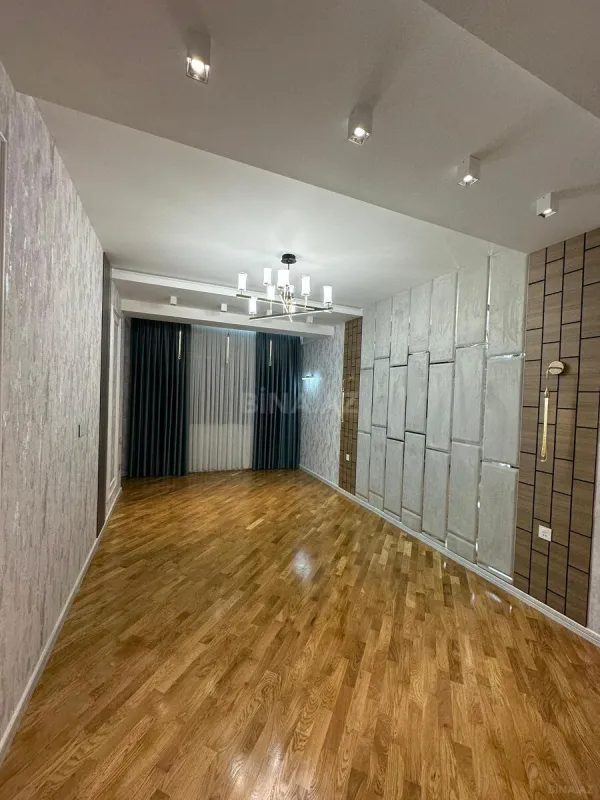 Satılır 3 otaqlı mənzil 120 m²