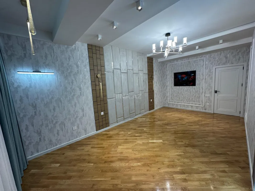 Satılır 3 otaqlı mənzil 120 m²