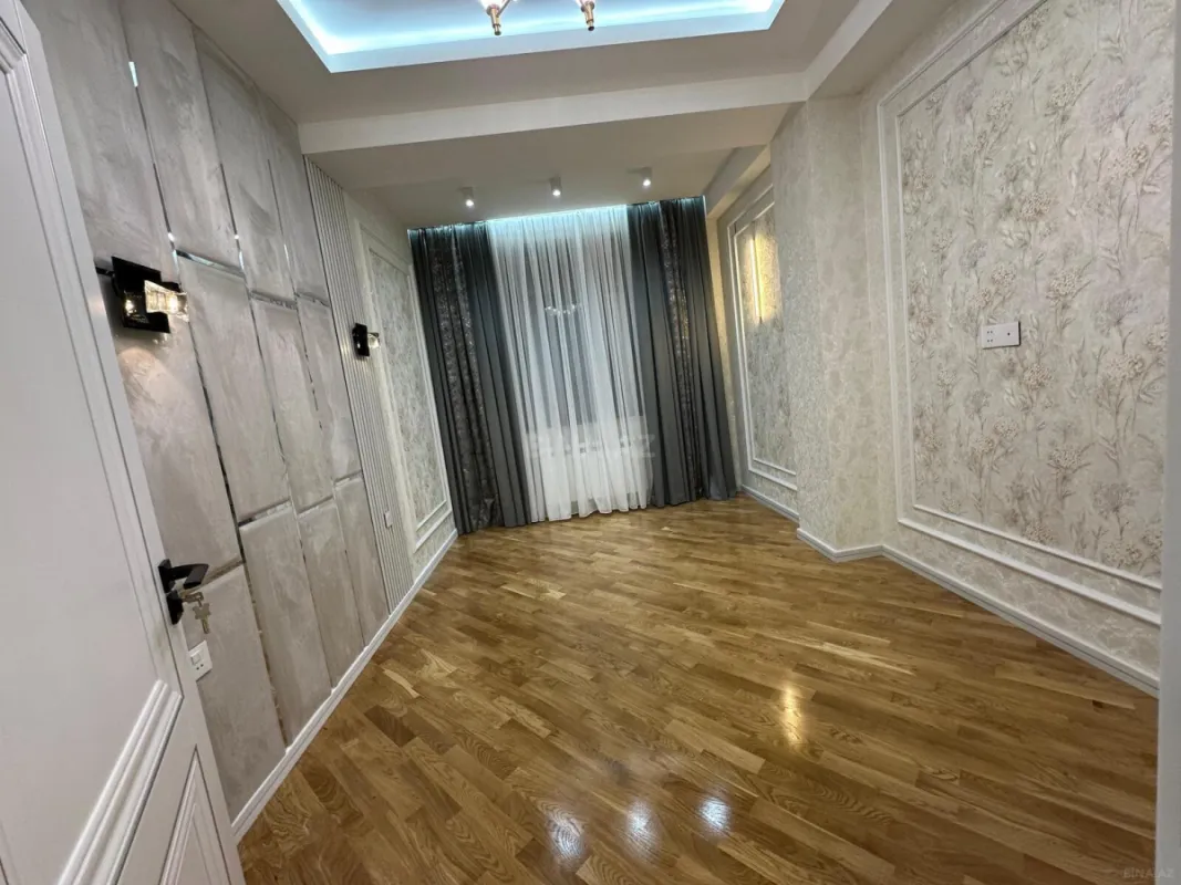 Satılır 3 otaqlı mənzil 120 m²