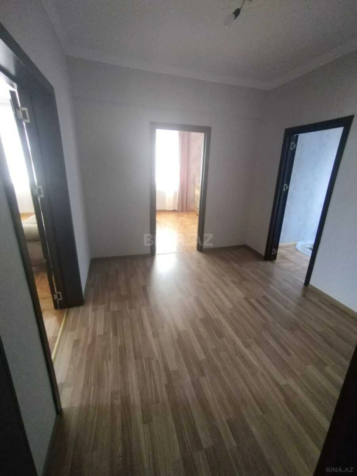 Satılır 5 otaqlı mənzil 170 m²