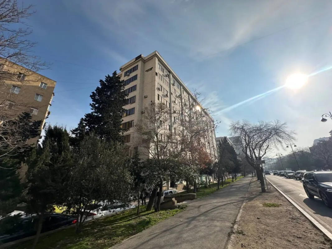 Satılır 2 otaqlı mənzil 70 m²