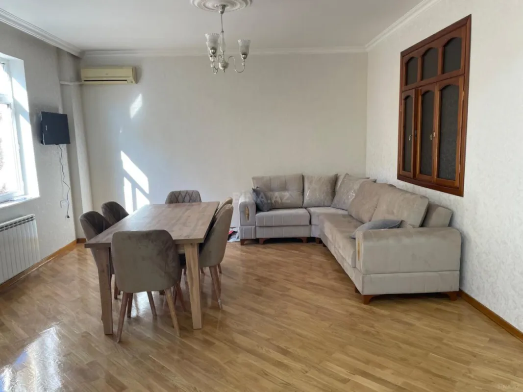Kirayə verilir 2 otaqlı mənzil 70 m²