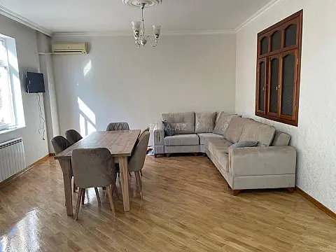 Kirayə verilir 2 otaqlı mənzil 70 m² — Bakı, Nərimanov 2 otaq 70.00 m²