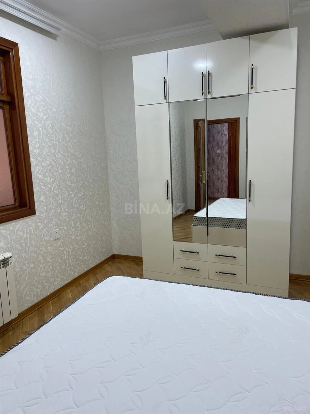 Kirayə verilir 2 otaqlı mənzil 70 m²