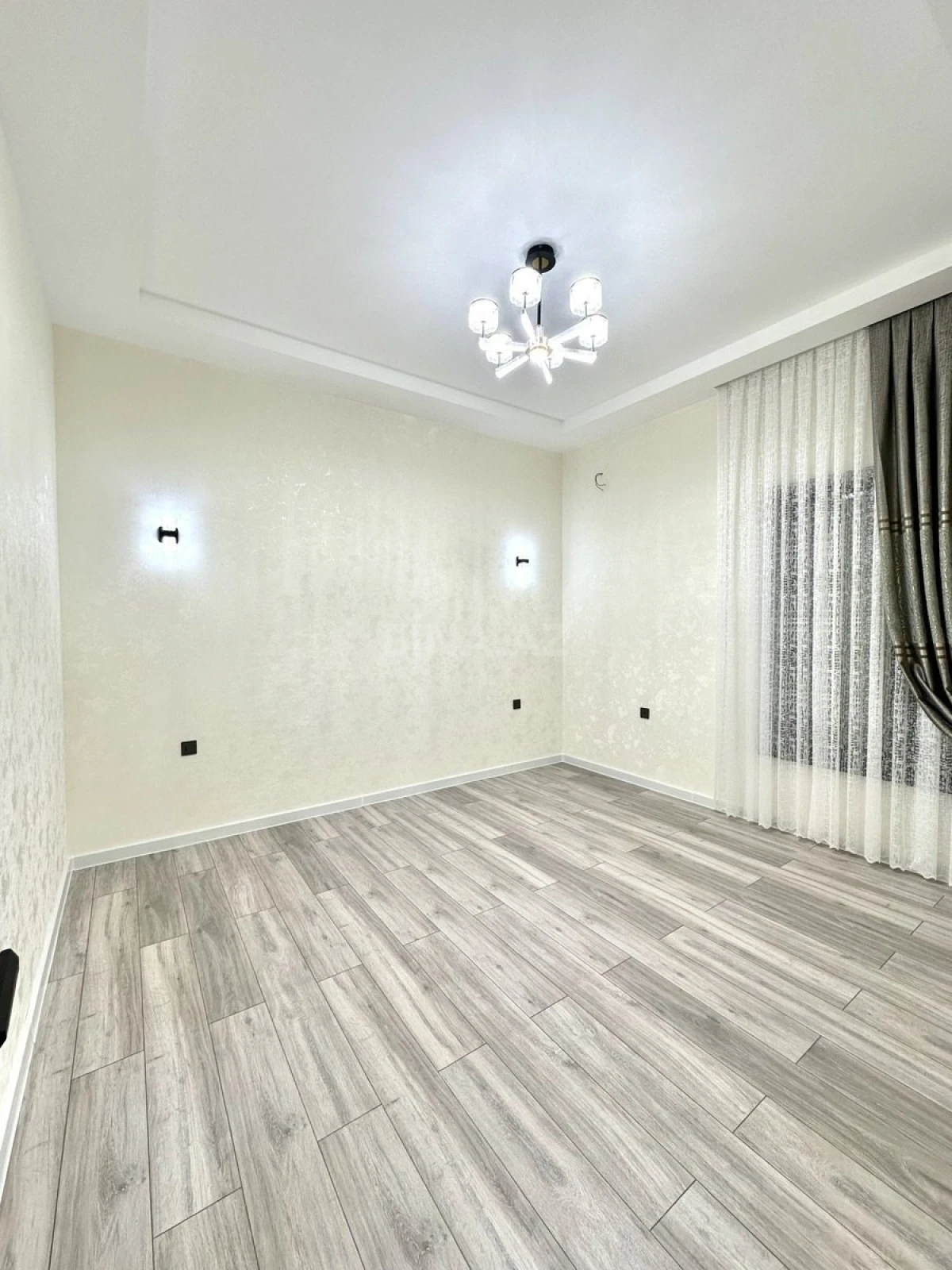 Satılır 4 otaqlı həyət evi 140 m²