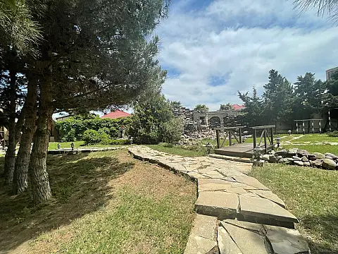 Satılır 6 otaqlı həyət evi 420 m²