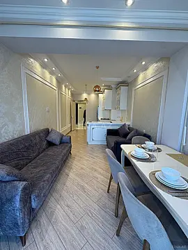 Kirayə verilir 2 otaqlı mənzil 70 m²