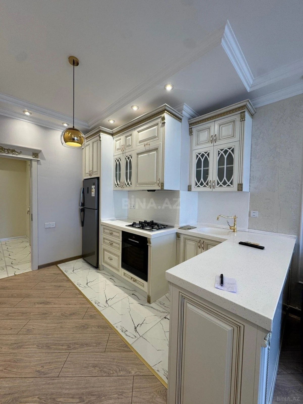 Kirayə verilir 2 otaqlı mənzil 70 m²