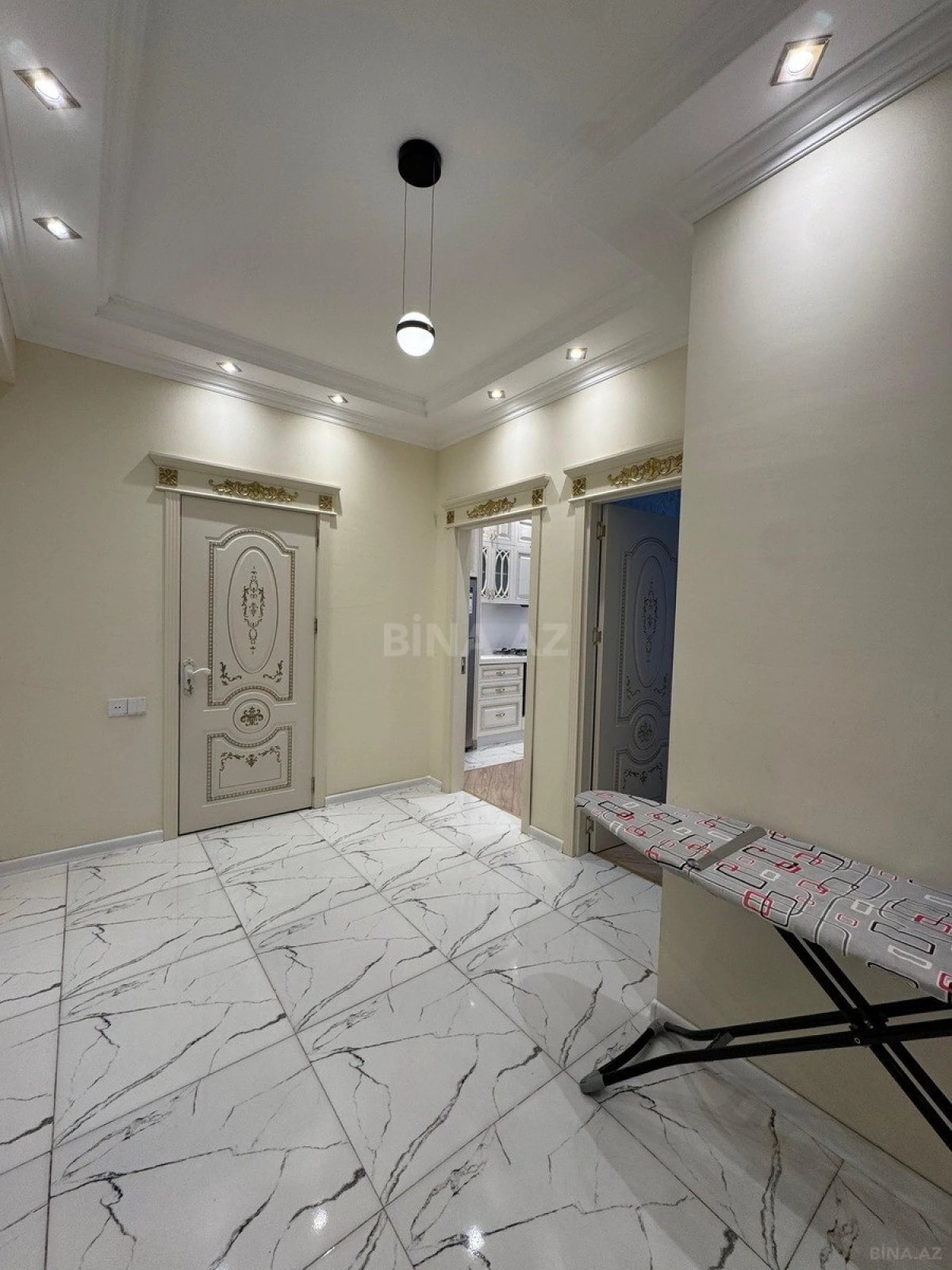Kirayə verilir 2 otaqlı mənzil 70 m²