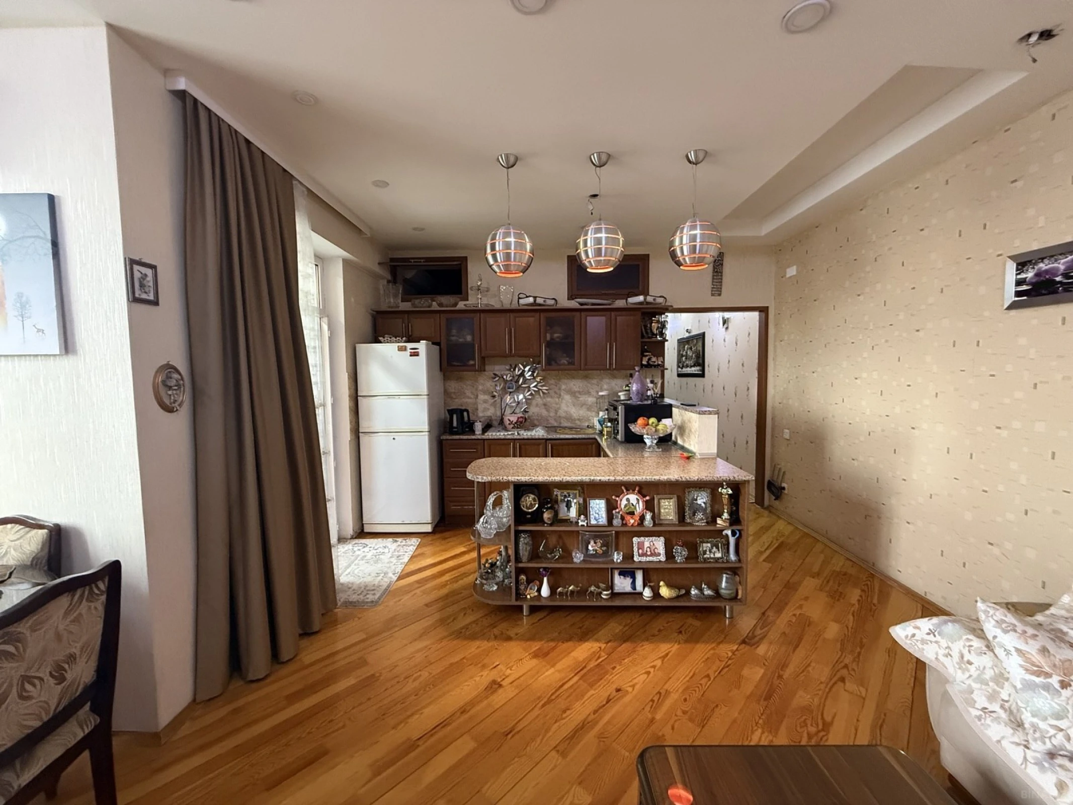 Satılır 2 otaqlı mənzil 70 m²