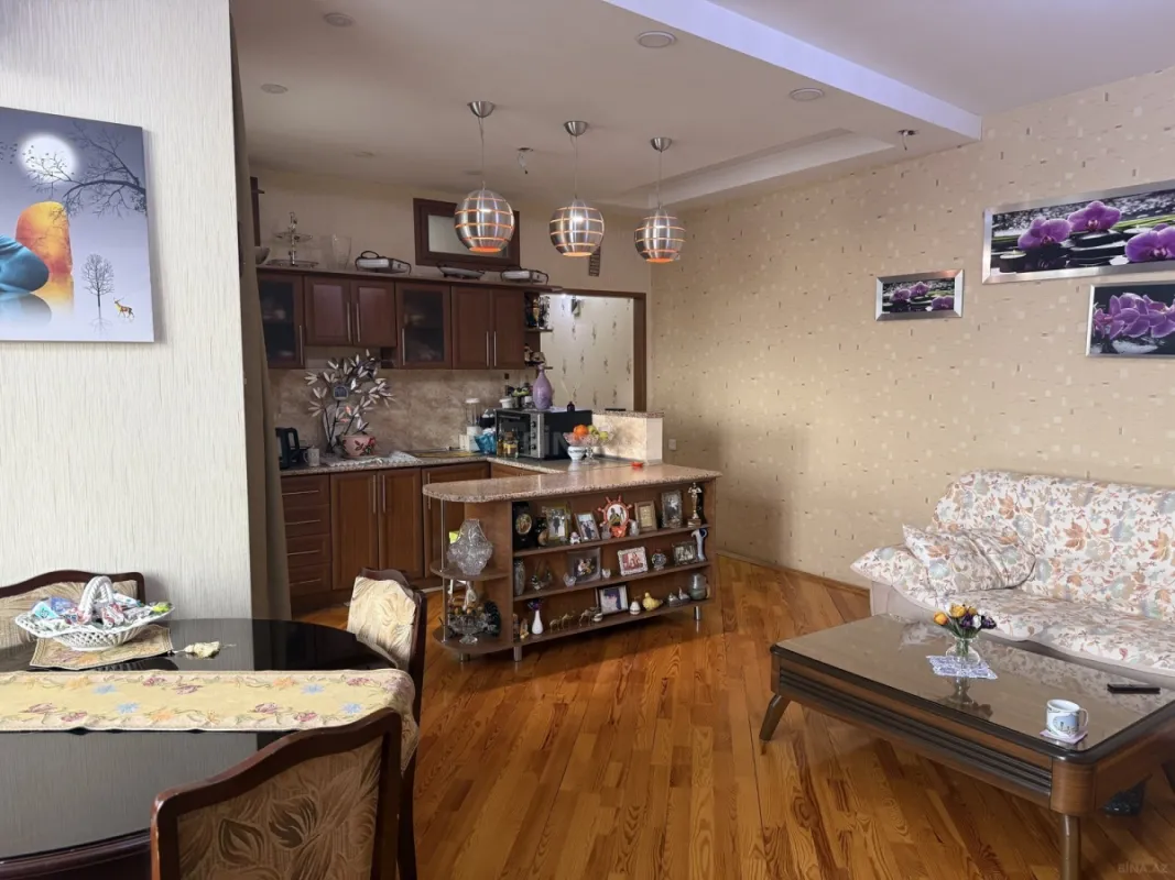 Satılır 2 otaqlı mənzil 70 m²