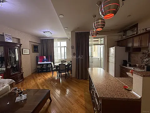 Satılır 2 otaqlı mənzil 70 m²