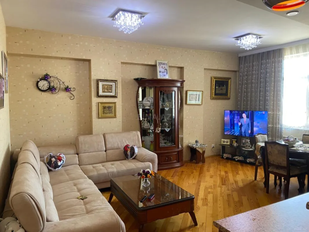 Satılır 2 otaqlı mənzil 70 m²