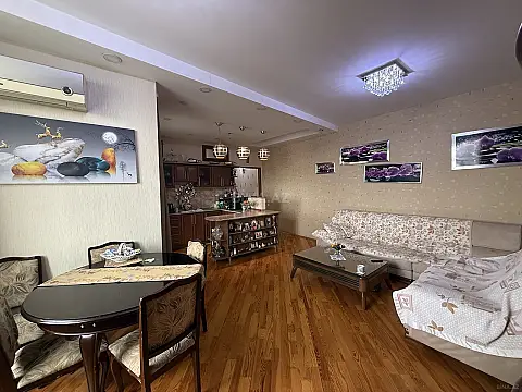Satılır 2 otaqlı mənzil 70 m²
