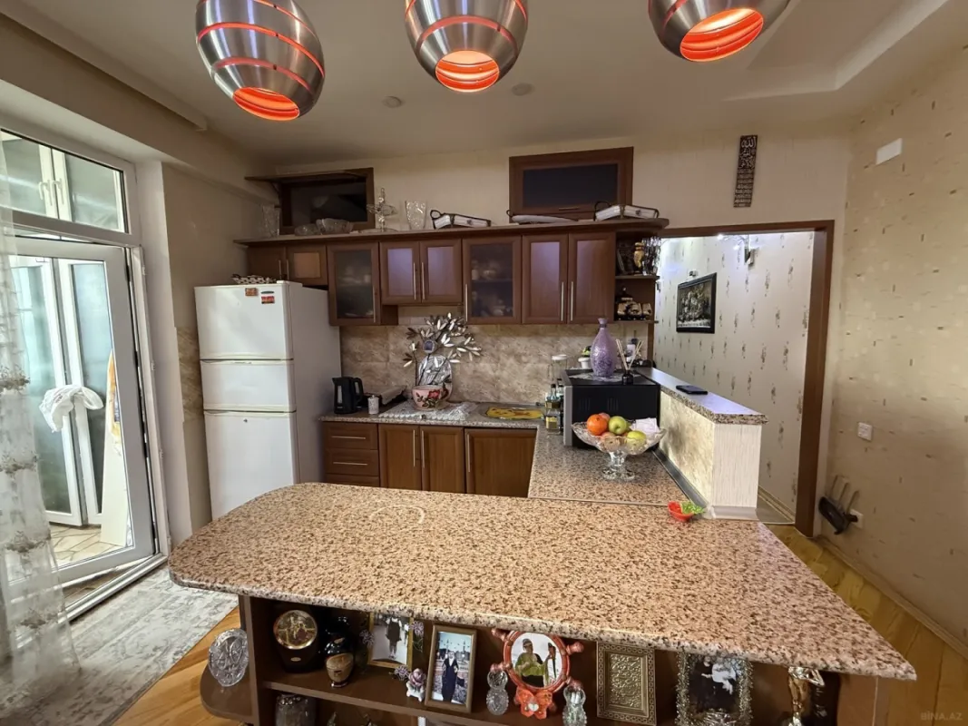 Satılır 2 otaqlı mənzil 70 m²