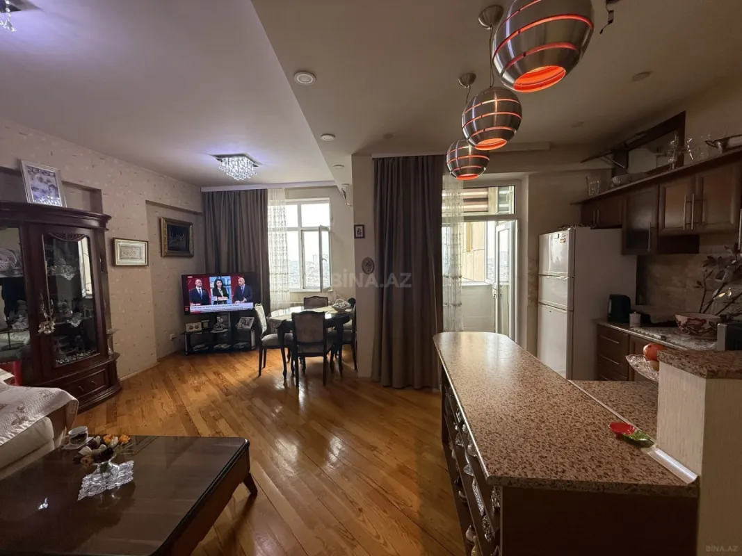 Satılır 2 otaqlı mənzil 70 m²