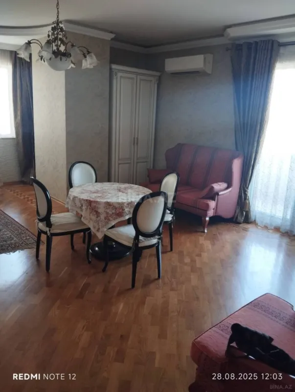 Kirayə verilir 2 otaqlı mənzil 100 m²