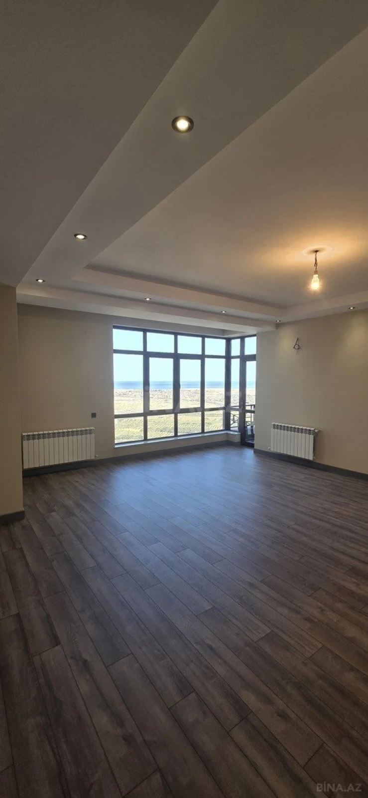 Satılır 3 otaqlı mənzil 140 m²
