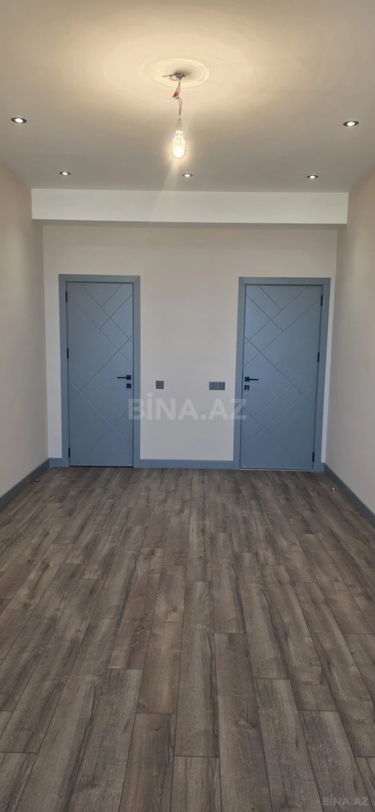 Satılır 3 otaqlı mənzil 140 m²